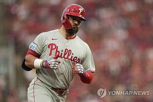 시즌 42호 홈런을 날린 카일 슈워버. 사진[AP=연합뉴스]
