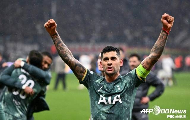 먼저 언급된 건 로메로다. 그는 손흥민이 부상으로 이탈했을 때 토트넘의 주장 역할을 해냈다. 물론 그는 다소 성급하고 규율에 어긋나는 행동으로 비판을 받았지만 지난 2024-25시즌 토트넘 입성 후 단 1장의 레드 카드도 받지 않으며 성숙해진 모습을 보였다. 사진=AFPBBNews=News1