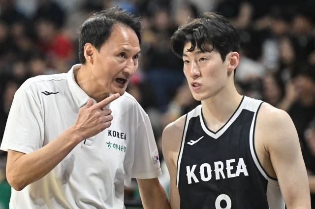 이정현은 FIBA 제다 아시아컵 2025에 출전, 좋은 모습을 보였다. 이현중, 여준석, 유기상 등과 함께 대체하기 어려운 자원으로 평가받았다. 그러나 카타르전에서 무릎 부상을 당했다. 정확한 진단명은 오른쪽 무릎 외측 반월상 연골판 손상. 남은 경기 출전이 어려웠다. 사진=대한민국농구협회 제공