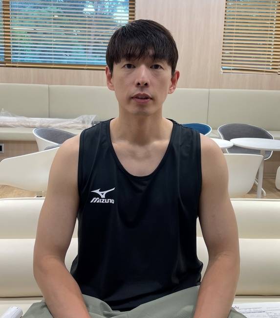 대한항공 세터 한선수는 자신이 마치 20대 초반으로 돌아간 듯한 마음으로 새 시즌을 준비하고 있다는 각오를 전했다. 용인=오해원 기자