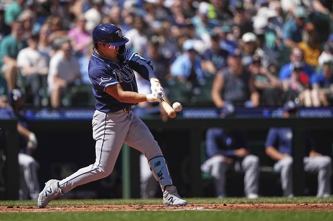 탬파베이 레이스 김하성이 11일(한국시간) 미국 워싱턴주 시애틀 T모바일 아레나에서 열린 2025 미국 메이저리그(MLB) 정규시즌 시애틀 매리너스와의 원정 경기에서 타격하고 있다. AP 연합뉴스