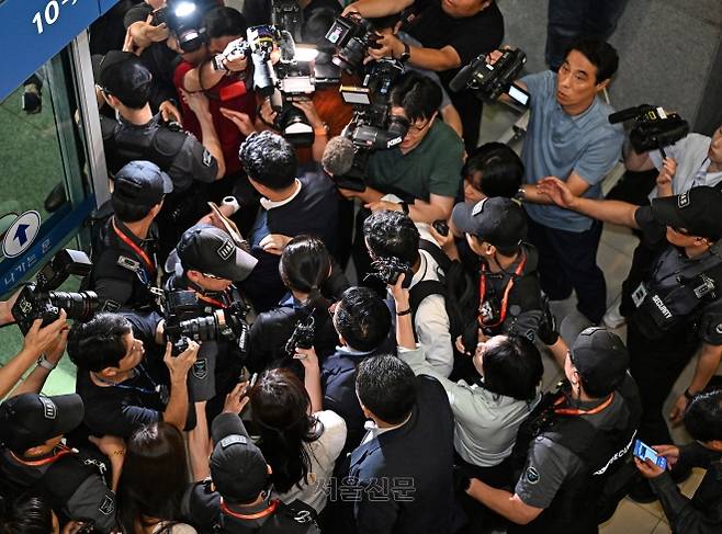 김건희 여사 일가의 ‘집사’로 알려진 김예성 씨가 12일 인천국제공항을 통해 입국하고 있다. 2025.8.12 홍윤기 기자