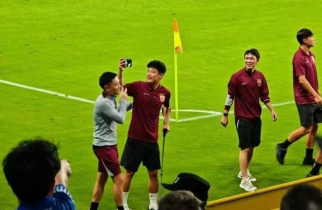 ▲ 우레이는 지난 10여년 퇴보하는 중국 축구가 유일하게 자존심을 내세울 수 있던 공격수였다. 중국 슈퍼리그에서만 200골 넘게 득점한 토종의 자존심이자 중국 대표팀에서도 A매치 99경기 36골로 센츄리 클럽 가입을 앞둔 시대의 아이콘이다. ⓒ 시나스포츠