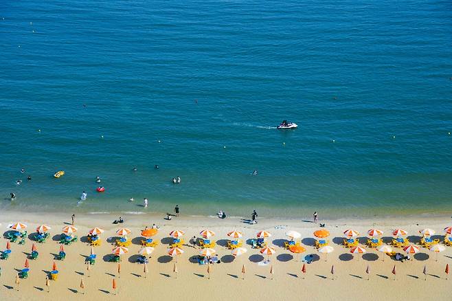 객실에서 본 송도해수욕장