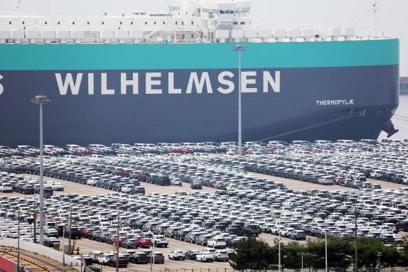 7월 7일 경기 평택시 평택항에 수출용 차량들이 세워져 있다. [뉴스1]