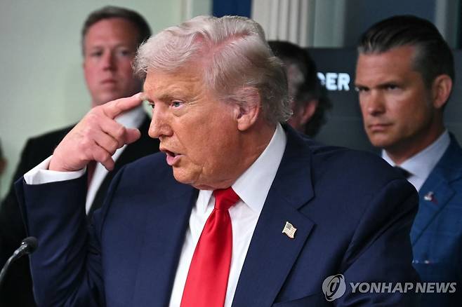 워싱턴 DC 치안 강화 대책 발표하는 트럼프 [워싱턴 AFP=연합뉴스 재판매 및 DB금지]