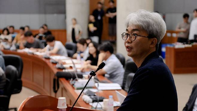 권오욱 ETRI 지능정보연구본부장이 13일 토론회서 발표를 하고 있다. ETRI 제공