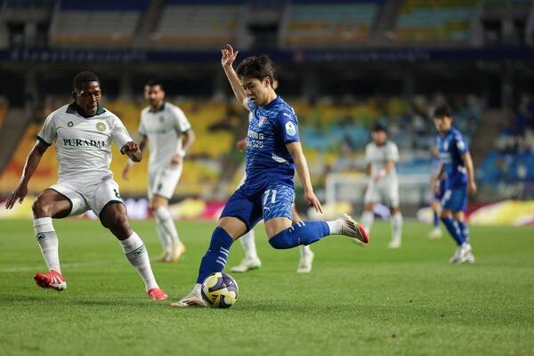 13라운드에서 맞붙은 수원과 김포의 모습