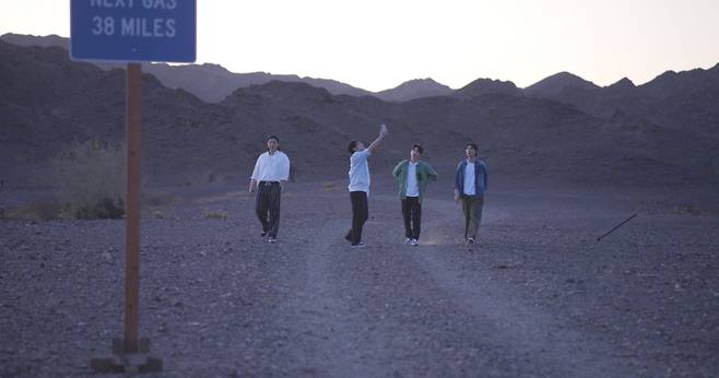 ‘식스데이즈’ 스틸 / 사진=CJ CGV 제공