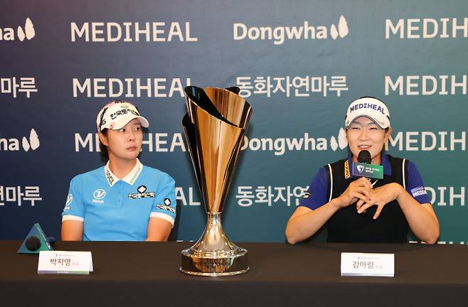 박지영과 김아림.&nbsp; &nbsp; 사진=KLPGA 제공&nbsp;