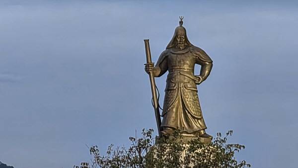 갤럭시 Z플립 7으로 같은 장소를 촬영했다. 최대로 줌을 당겨서 찍었다. 10배줌. 정옥재 기자