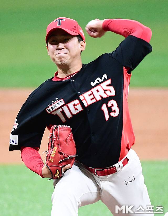 수술대에 오르는 윤영철. 사진=김영구 기자