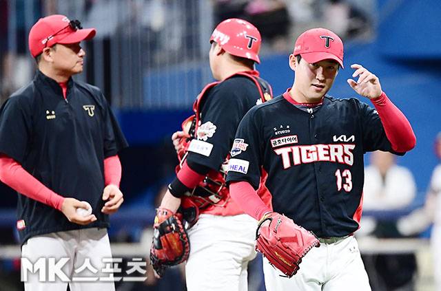 결국 수술을 피하지 못한 윤영철. 사진=김영구 기자