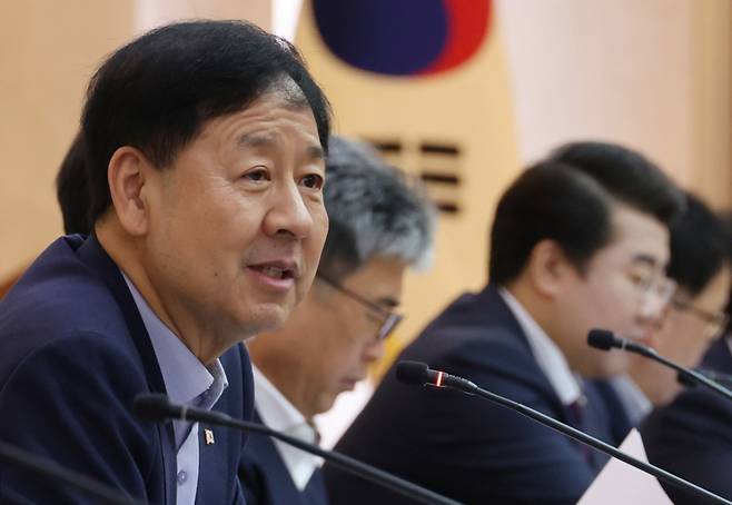 구윤철 경제부총리 겸 기획재정부 장관이 12일 오전 서울 종로구 정부서울청사에서 열린 국유재산정책심의위원회에 참석해 발언하고 있다. [서울=뉴시스]