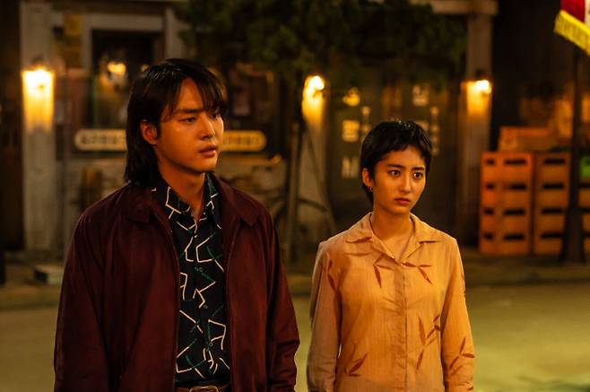 디즈니+ 시리즈 '파인: 촌뜨기들'. 월트디즈니 컴퍼니 코리아 제공