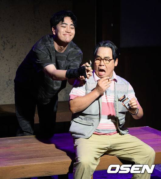 [OSEN=이대선 기자] 13일 오후 서울 종로구 대학로 대학로 아트하우스에서 연극 '서울의 별' 프레스콜 및 기자간담회가 열렸다. 정은표가 프레스콜에 참석하고 있다.