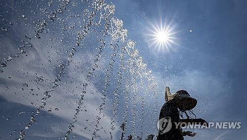 폭염 탈출 [연합뉴스 자료 사진]
