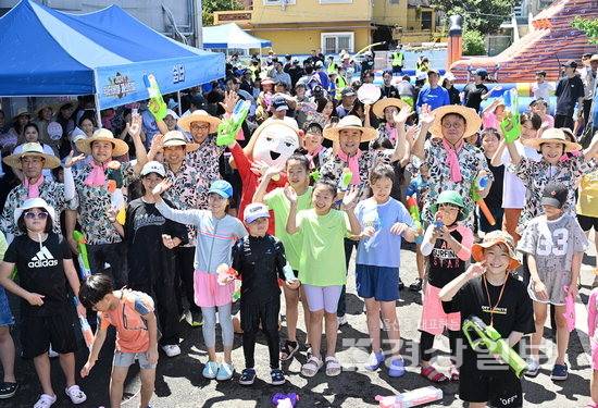 ▲ 오는 16일 울산 중구 성남동 젊음의거리 KT빌딩 광장에서 '2025 워터버블 페스티벌'이 열린다. 사진은 지난해 행사 모습. 울산 중구청 제공