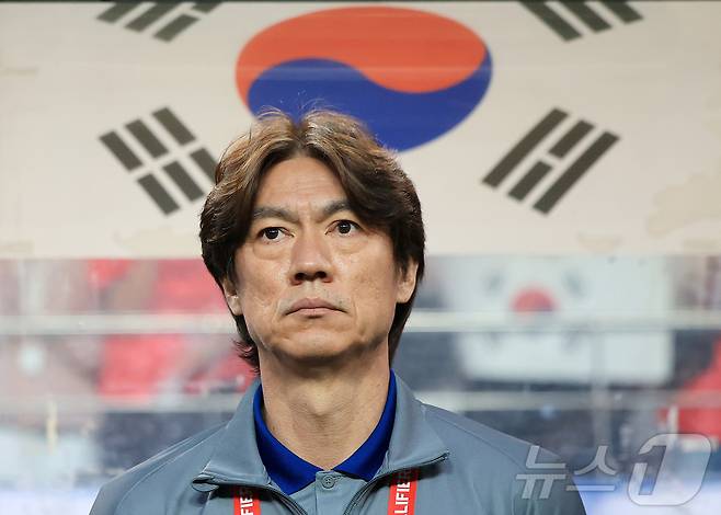 홍명보 감독이 UAE 프로축구에서 뛰는 선수들 체크에 나선다. 2025.6.10/뉴스1 ⓒ News1 김진환 기자