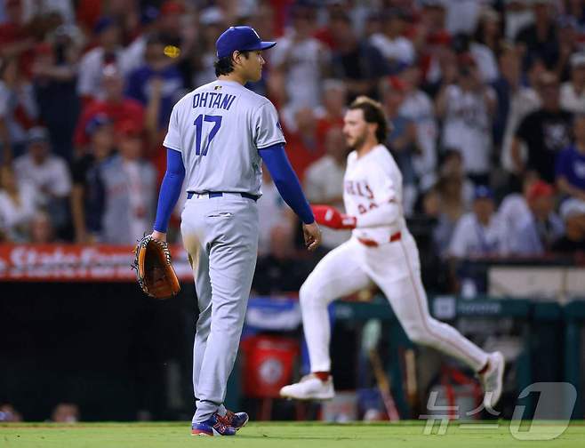 LA 다저스는 14일(한국시간) 열린 2025 메이저리그 LA 에인절스전에서 5-6으로 역전패하며 내셔널리그 서부지구 2위로 추락했다. ⓒ AFP=뉴스11