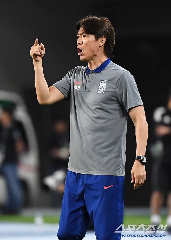 15일 오후 경기도 용인미르스타디움에서 열린 E-1 챔피언십(동아시안컵) 한국과 일본의 경기. 홍명보 감독이 선수들을 독려하고 있다. 용인=정재근 기자 cjg@sportschosun.com/2025.7.15/