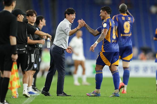 울산문수축구경기장/ K리그1/ 울산HDFC vs 제주SKFC/ 울산 에릭 득점/ 골 세레머니/ 사진 김정수
