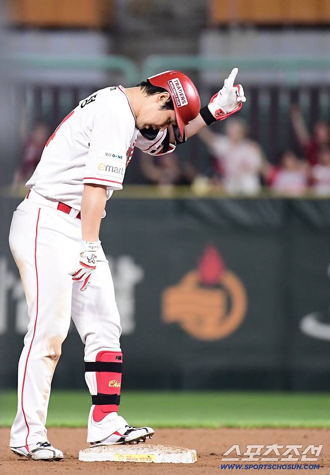 6일 인천 SSG랜더스필드에서 열린 SSG와 삼성의 경기. 7회 1타점 2루타를 날린 SSG 최정. 인천=송정헌 기자songs@sportschosun.com/2025.08.06/