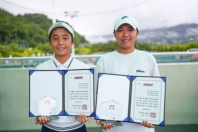 여중부 복식 우승 손제이 - 최희우