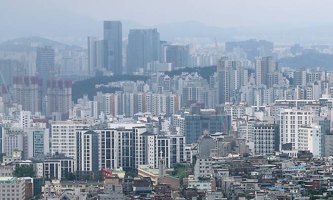 서울 남산에서 바라본 아파트 단지 모습. /뉴스1