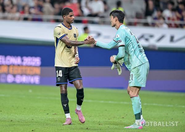 래시포드(왼쪽, FC바르셀로나), 최철원(오른쪽, FC서울). 서형권 기자