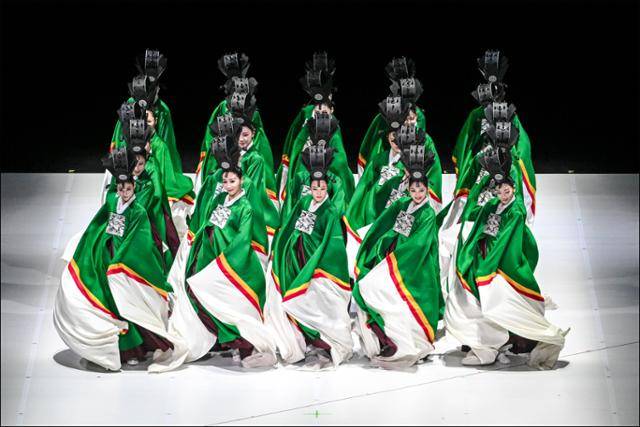 서울시무용단 '일무'. 세종문화회관 제공