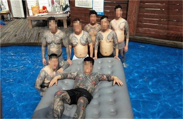서울 강서 일대에서 활동한 폭력조직 '신남부동파' 일부 조직원 모습. 서울경찰청 광역수사단 형사기동대 제공
