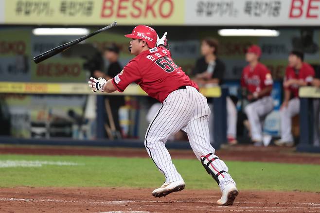 KIA 한준수가 13일 대구 삼성전 8회 만루 홈런을 터뜨리고 있다.&nbsp;KIA 제공