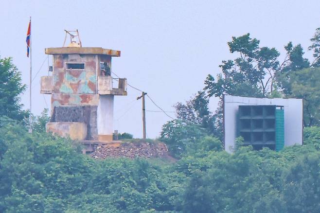 ▲ 북한 초소와 대남확성기 [연합뉴스]