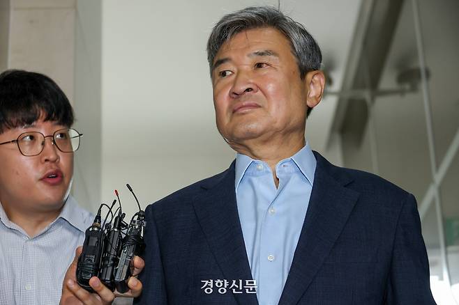 조태용 전 국가안보실장이 지난 8일 서울 서초구 채 상병 특별검사팀에 피의자 신분으로 조사를 받기 위해 출석하고 있다. 권도현 기자