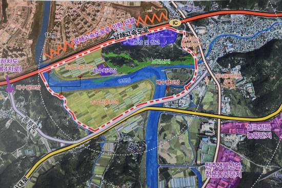 진주문산공공주택 위치도 (빨간 점선안이 예정지역). 진주시 제공