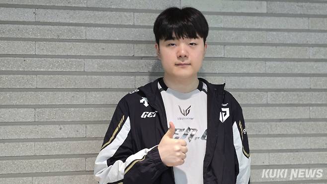 ‘캐니언’ 김건부가 14일 오후 5시 서울 종로구 롤파크 LCK 아레나에서 열린 ‘2025 LCK’ 정규시즌 레전드 그룹 4라운드 농심 레드포스와 경기가 끝난 뒤 쿠키뉴스와 인터뷰하고 있다. 김영건 기자