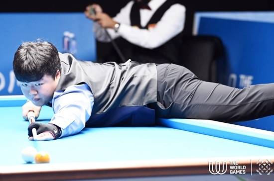 몸을 쭉 뻗어서.  (사진=WCBS)