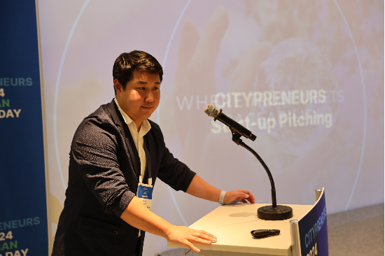 기후 변화, 지속 가능성 등 도시 문제 해결을 위한 스타트업을 발굴하는 글로벌 도시 혁신 챌린지인 CITYPRENEURS(시티프레너스) 2024에서 발표하는 리피드 이충호 대표.(사진=리피드)