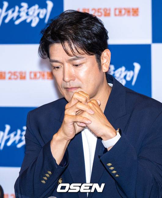 [OSEN=박준형 기자] 16일 서울 코엑스 메가박스에서 영화 ‘바다호랑이’ 언론시사회가 진행됐다.정윤철 감독이 연출한 '바다호랑이'는 세월호 잠수사 경수(이지훈 분)가 고통을 극복하고 가족의 품으로 돌아가는 여정을 그린다. 세월호 참사 당시 실종자 수색에 투입된 고(故) 김관홍 잠수사의 실화를 바탕으로 한 김탁환의 소설 '거짓말이다'가 원작이다.배우 이지훈이 생각에 잠겨 있다.   2025.06.16  / soul1014@osen.co.kr