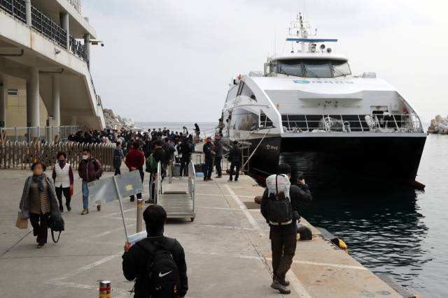울릉 도동항 여객선 썬라이즈호. 연합뉴스