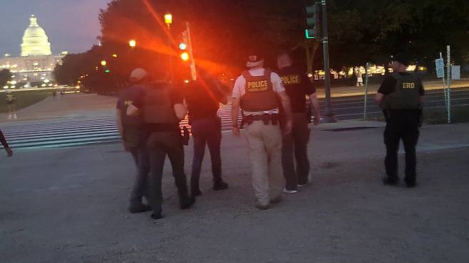 워싱턴DC 내셔널몰에서 순찰하는 경찰요원들 [촬영 조준형 특파원]