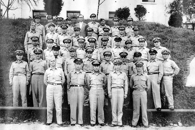 제1회 교수양성과정 졸업생(1956.8.)