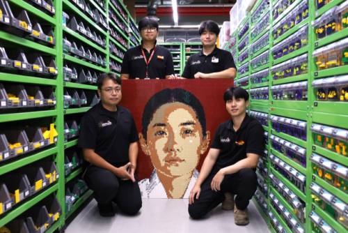 ◇레고랜드 코리아 리조트가 광복 80주년을 맞아 춘천 출신 독립운동가이자 한국 최초 여성의병 지도자였던 윤희순 의사를 기리는 대형 레고 작품을 공개했다.