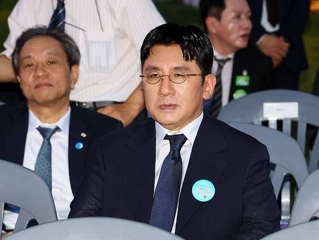 방시혁 하이브 의장이 15일 서울 세종대로 광화문광장에서 열린 제21대 대통령 국민임명식 ‘광복 80년, 국민주권으로 미래를 세우다’ 행사에 참석해 있다 (사진=연합뉴스)