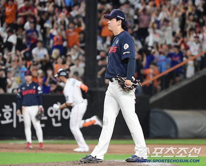 14일 대전 한화생명 볼파크에서 열린 한화와 롯데의 경기. 9회말 롯데 김원중 상대 동점 솔로홈런을 날린 한화 리베라토. 대전=송정헌 기자songs@sportschosun.com/2025.08.14/
