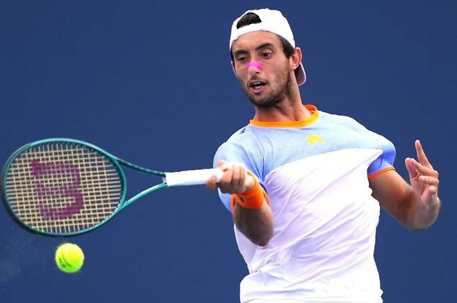 멕시코 칸쿤공항에서 황당한 일을 겪었다며 SNS에 분노를 표출한 티란테