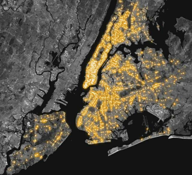 피자(PIZZA) 단어가 표시된 곳을 주황색 점으로 표시.