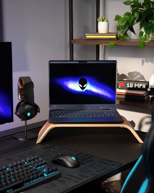 델 테크놀로지스 프리미엄 게이밍 노트북, 에일리언웨어 16X 오로라