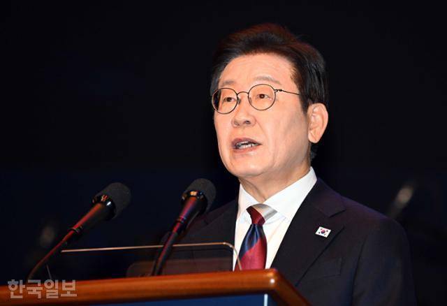 이재명 대통령이 15일 서울 종로구 세종문화회관에서 열린 제80주년 광복절 경축식에서 경축사를 하고 있다. 왕태석 선임기자